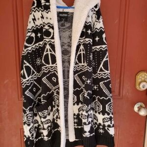 Hot Topic Harry Potter Horcrux Fair Isle wizard black white knit cardigaCardigan